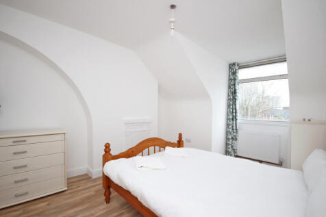 141vicbedroom5.JPG