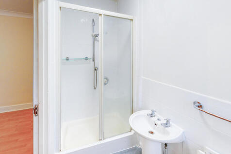 167-High-Street-Bathroom-Edit