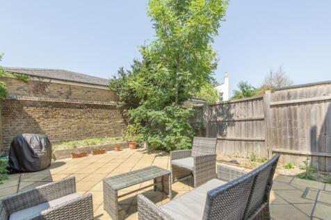 First-Floor-Flat-...