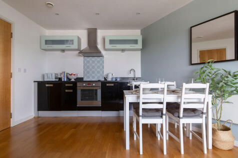 803_Gateway_East_...