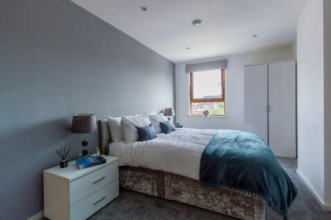 803_Gateway_East_...