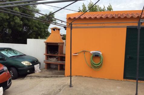 Barbacue and Shed