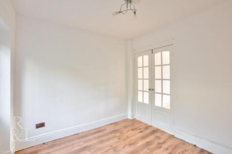 26 Vicarage Road (7).jpg