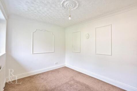 26 Vicarage Road (13).jpg