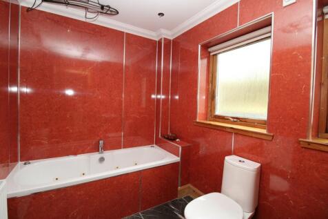 Bathroom (downstairs)