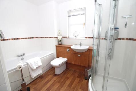 Principal Bedroom En Suite