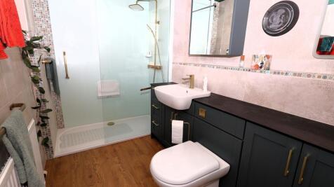 Principal Bedroom En Suite