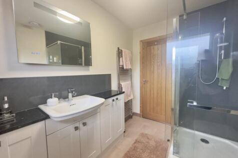Principal Bedroom En Suite