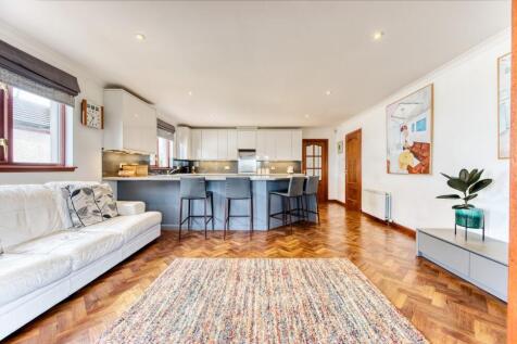 Kitchen / Diner / Family