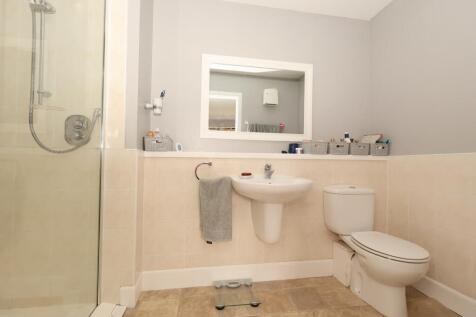 Principal Bedroom En Suite