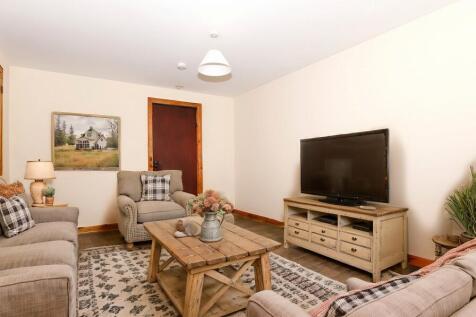 Lounge - STAGED