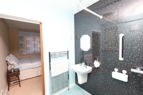 Principal Bedroom En Suite