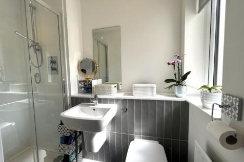 Principal Bedroom En Suite