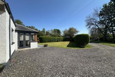 Garden Front Photo 2