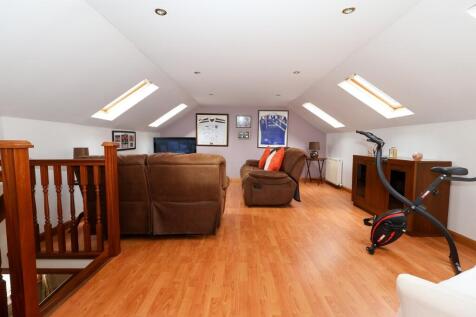 Lounge (upstairs)