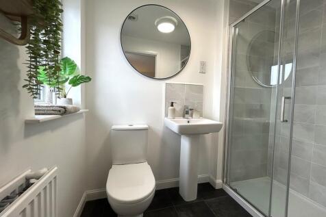 Principal Bedroom En Suite