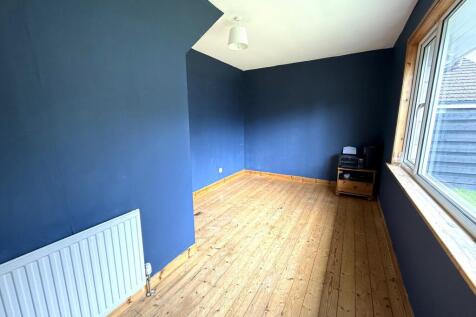 Bedroom 2 (downstairs)