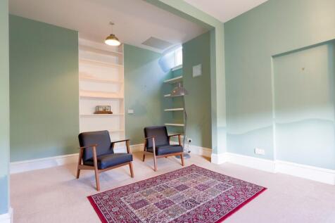 Family Room/Bedroom 6