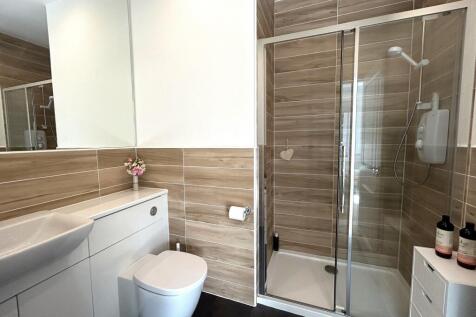 Principal Bedroom En Suite