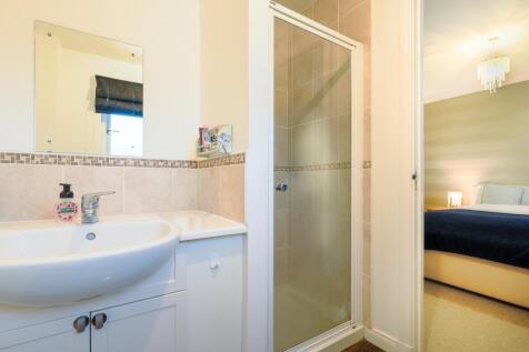 Principal Bedroom En Suite