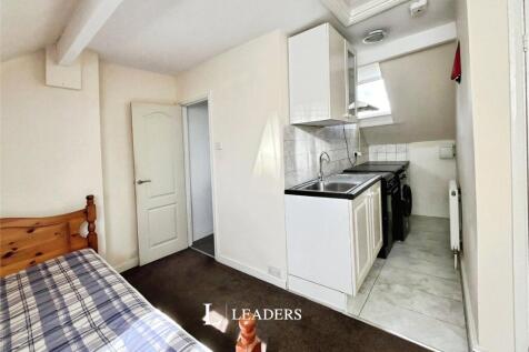 Bedroom/Kitchen