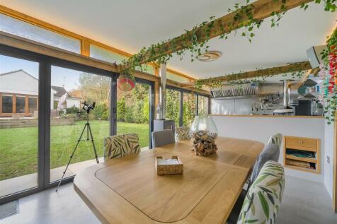 Outdoor Kitchen/Garden Room