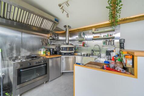 Outdoor Kitchen/Garden Room