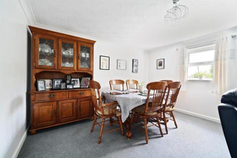 Sitting/Dining Room