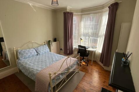 Bedroom 1 view a.jpg