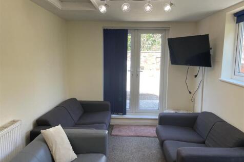 Lounge 2.JPG