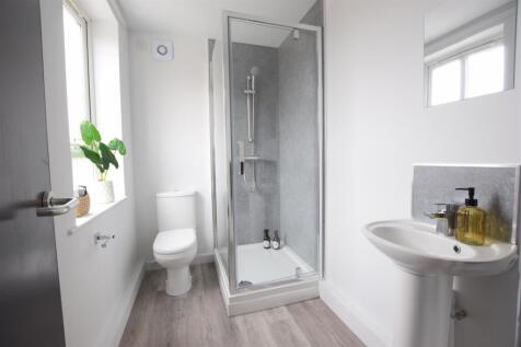 Room A en suite.JPG
