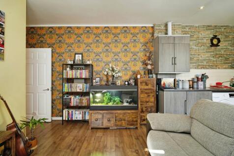 Lounge / Kitchen