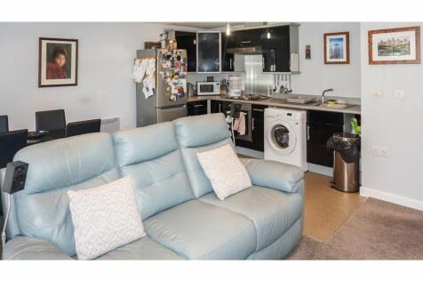 Lounge / Kitchen