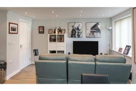 Lounge / Kitchen
