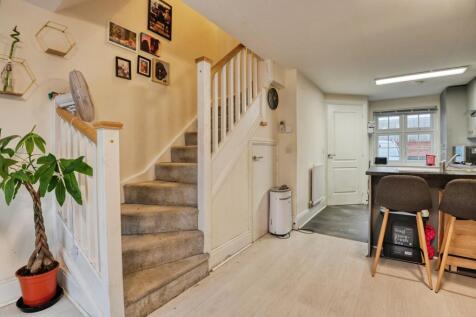Lounge / Kitchen