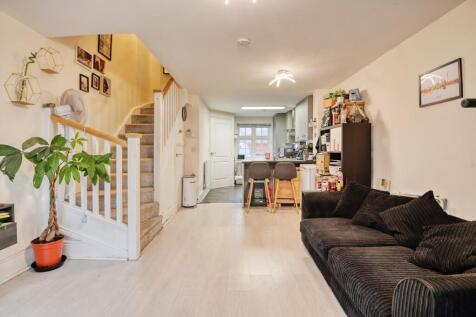 Lounge / Kitchen