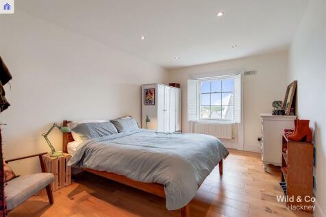 9_Master_Bedroom_8.jpg