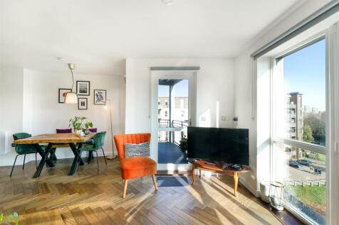 Limehouse Lodge - VW0MPhYIsFuIcbB9Sn2h.jpg