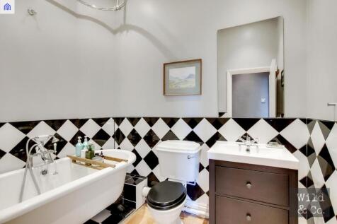 2_Bathroom-0.jpg