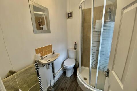 Full Shower Room