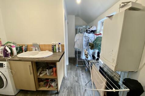 Laundry Area b
