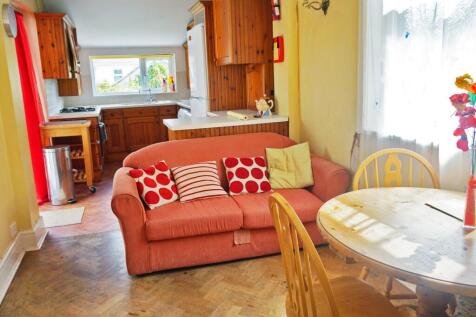 House1_KitchenLounge
