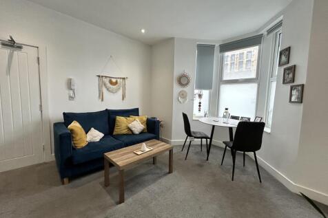 Lounge b