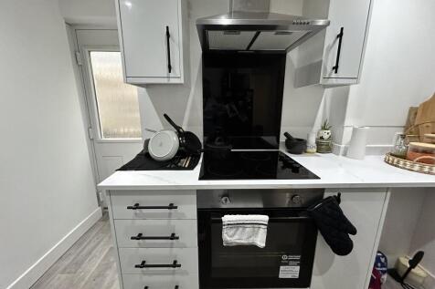 Kitchen b