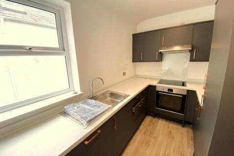 3 Oaklands FFKitchen