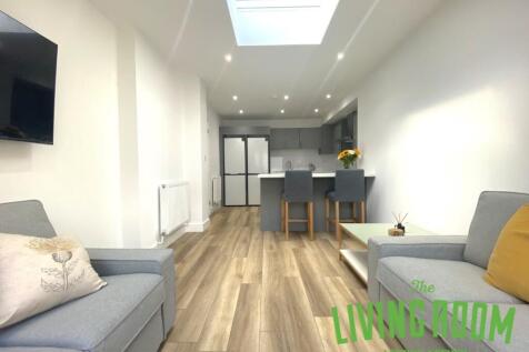 Kitchen lounge 2