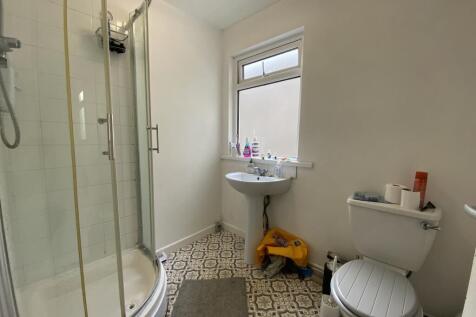 Full Shower Room