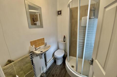 Full Shower Room