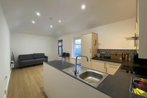 LoungeKitchen-angle1