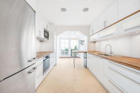 Raised Ground Floor 